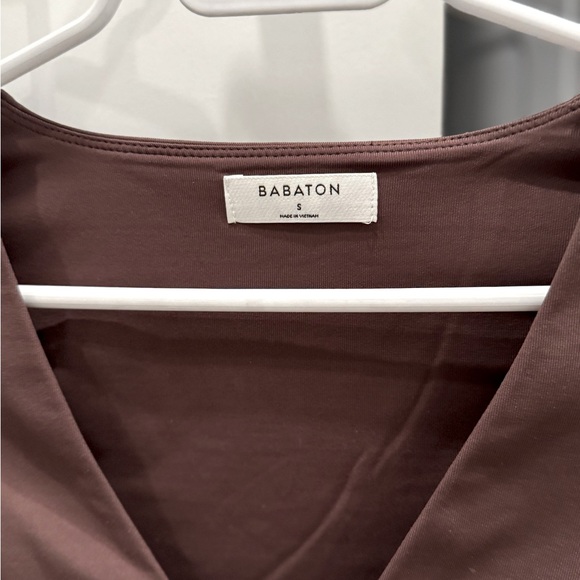Babaton Contour Crop Top - Picture 2 of 2